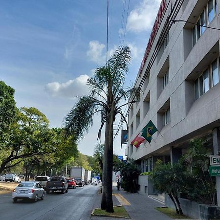 Hotel Real Del Sol - Zona Expo Industrial Γκουανταλαχάρα Εξωτερικό φωτογραφία