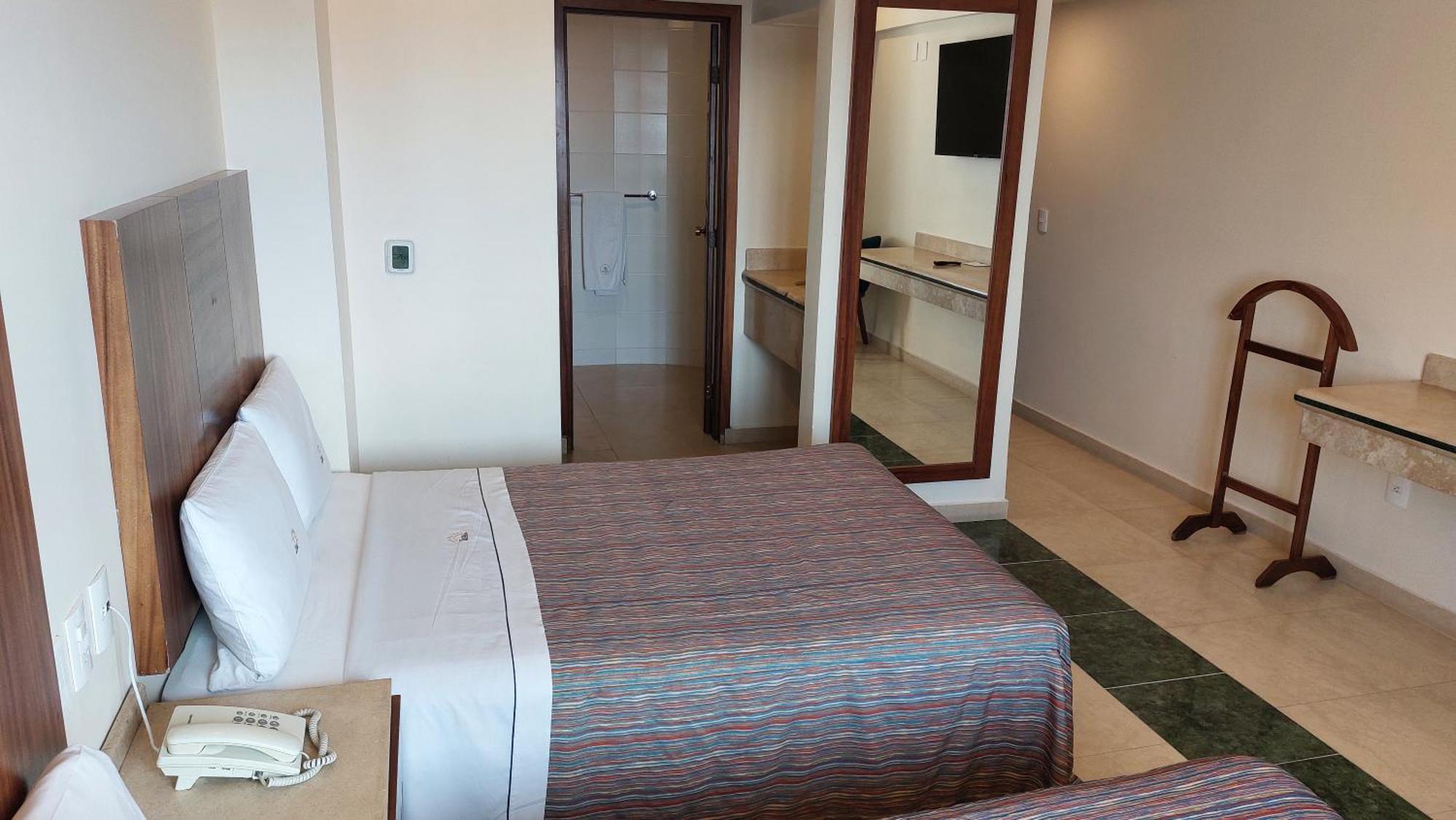 Hotel Real Del Sol - Zona Expo Industrial Γκουανταλαχάρα Εξωτερικό φωτογραφία