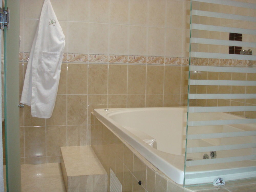 Hotel Real Del Sol - Zona Expo Industrial Γκουανταλαχάρα Εξωτερικό φωτογραφία