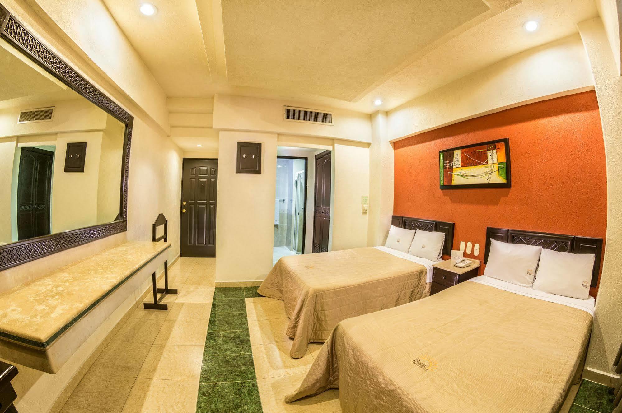 Hotel Real Del Sol - Zona Expo Industrial Γκουανταλαχάρα Εξωτερικό φωτογραφία