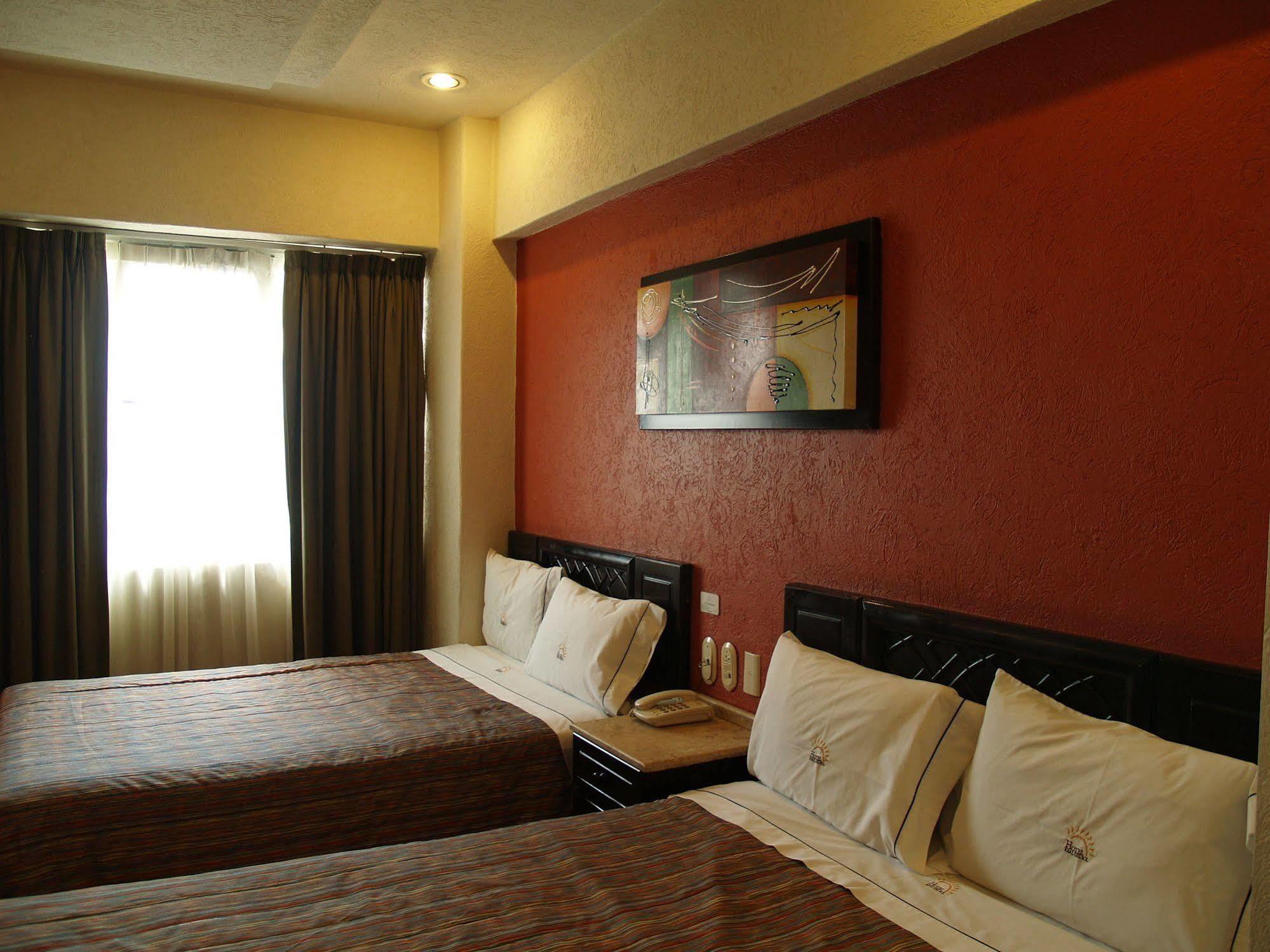 Hotel Real Del Sol - Zona Expo Industrial Γκουανταλαχάρα Εξωτερικό φωτογραφία